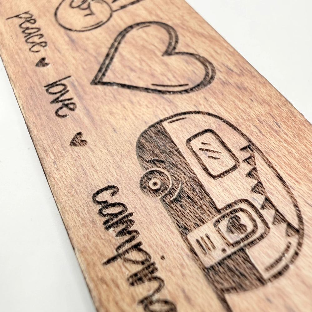 Personalisierter Schlüsselanhänger "Peace, Love, Camping"