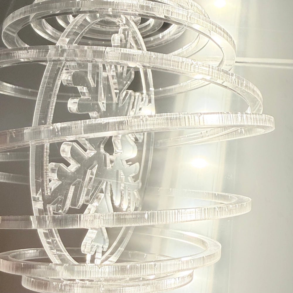 Spiral-Weihnachtskugel aus Acryl