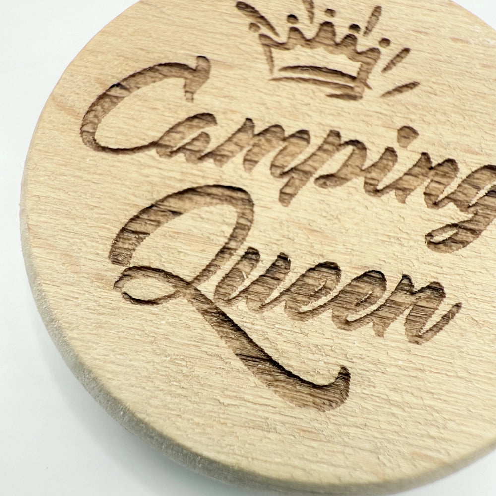 Personalisierter runder Schlüsselanhänger "Camping Queen"