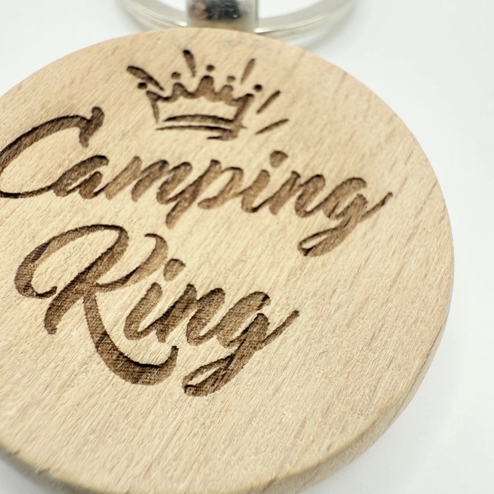 Personalisierter runder Schlüsselanhänger "Camping King"