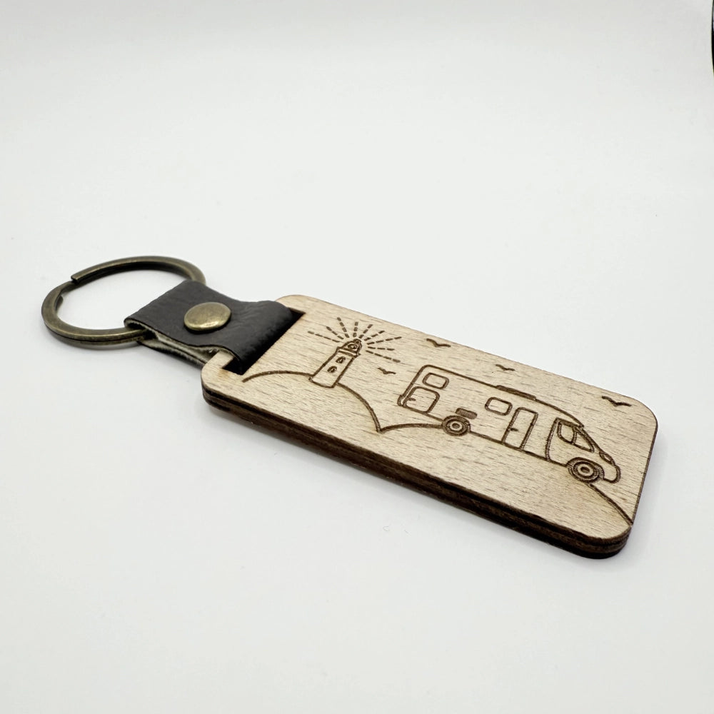 Personalisierter Holz-Schlüsselanhänger "Camping" - 9 Motive zur Auswahl