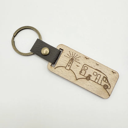 Personalisierter Holz-Schlüsselanhänger "Camping" - 9 Motive zur Auswahl