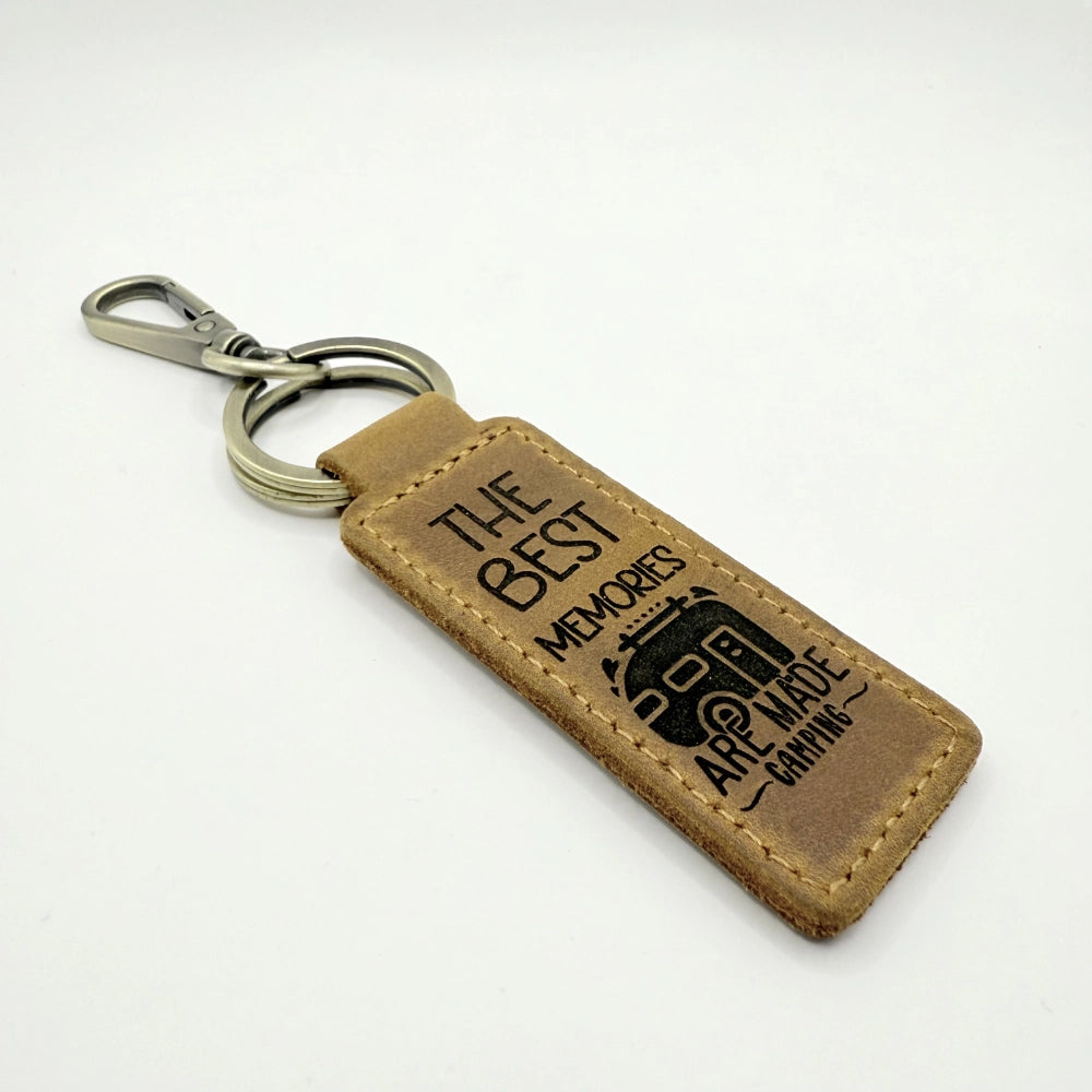 Personalisierter Leder-Schlüsselanhänger Wohnwagen "The best memories are made camping"