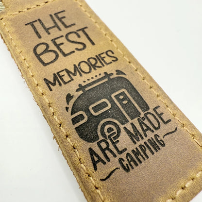 Personalisierter Leder-Schlüsselanhänger Wohnwagen "The best memories are made camping"