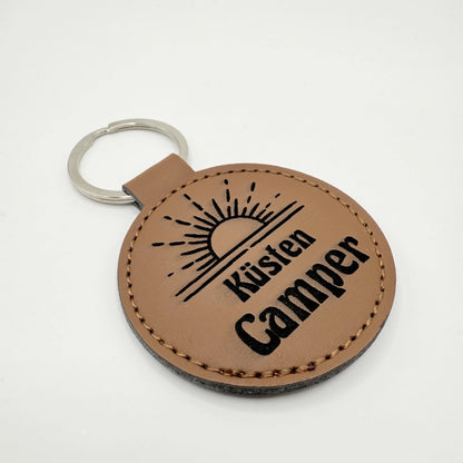 Runder Schlüsselanhänger mit Fach für Chip "Küstencamper"