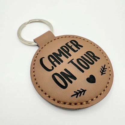 Runder Schlüsselanhänger mit Fach für Chip "Camper on Tour"