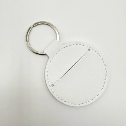 Runder Schlüsselanhänger mit Fach für Chip "Happy Camper"