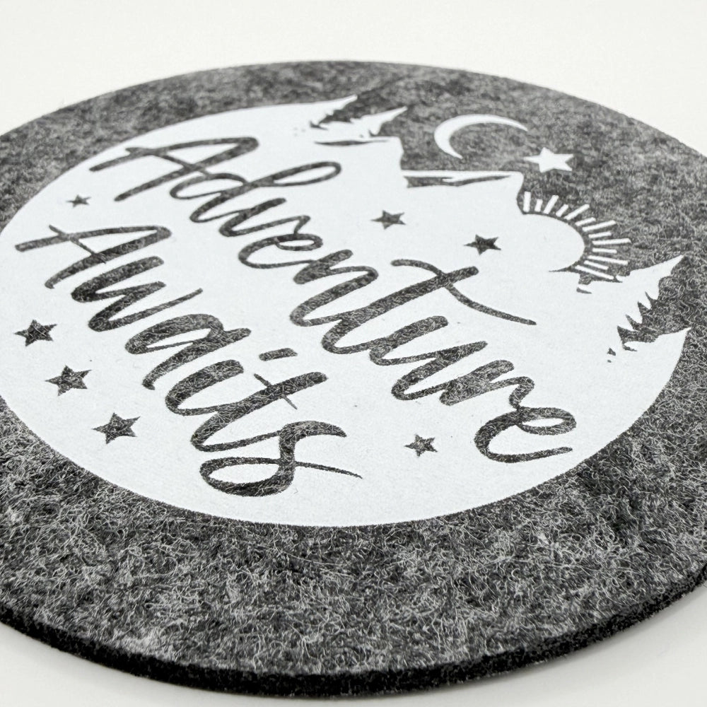 Filz-Untersetzer "Adventure Awaits"