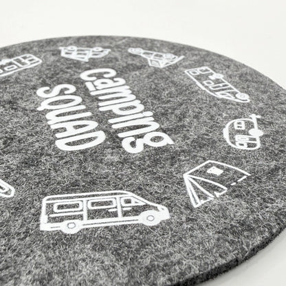 Filz-Untersetzer "Camping Squad"