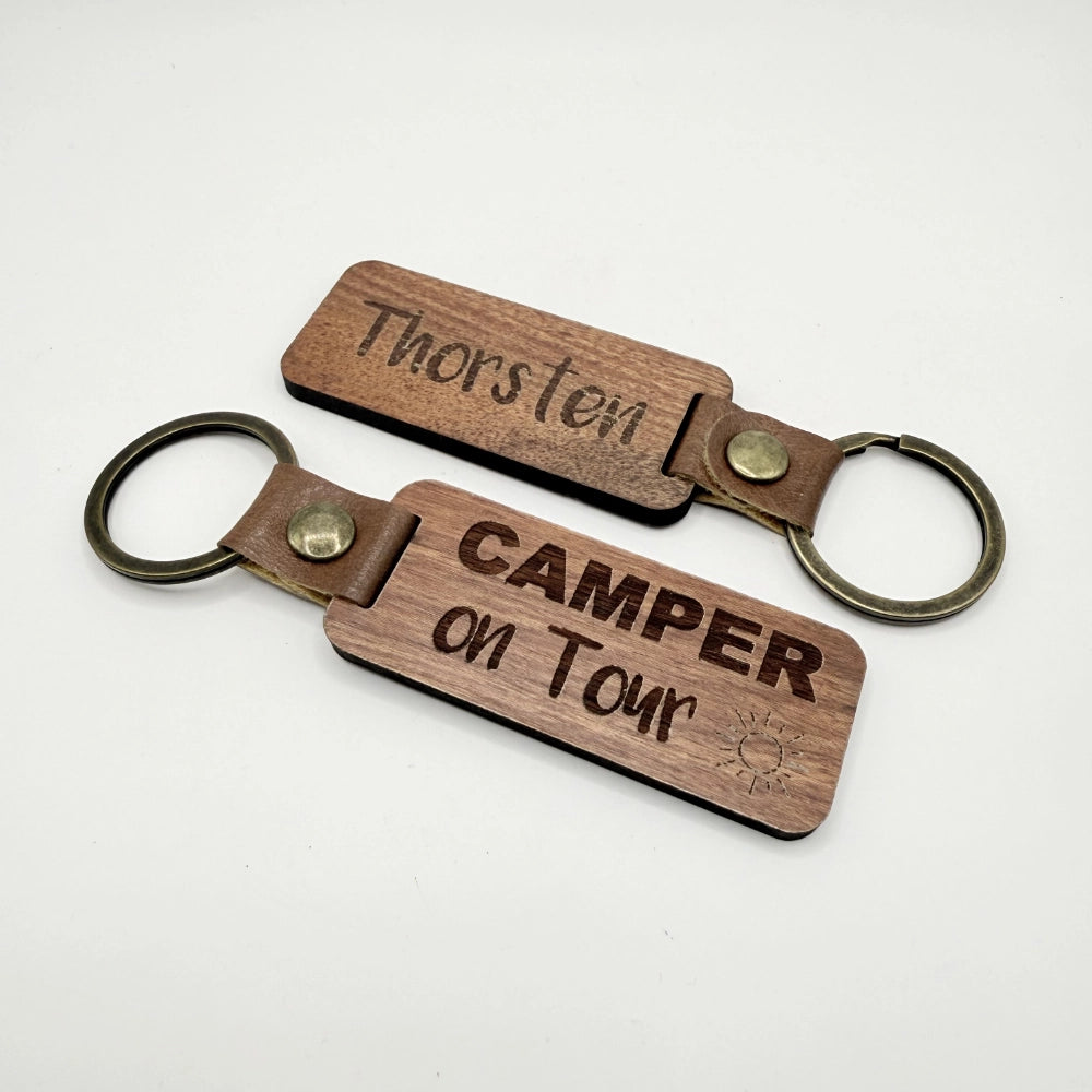 Personalisierter Schlüsselanhänger "Camper on Tour"