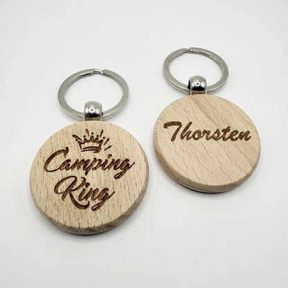 Personalisierter runder Schlüsselanhänger "Camping King"