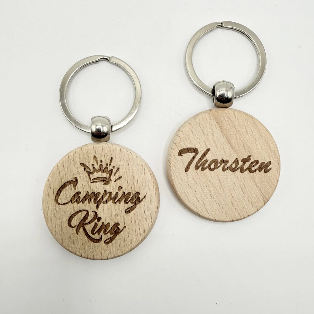 Personalisierter runder Schlüsselanhänger "Camping King"