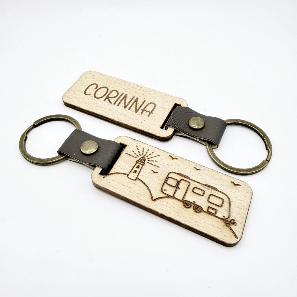 Personalisierter Holz-Schlüsselanhänger "Camping" - 9 Motive zur Auswahl