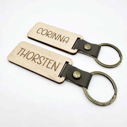 Personalisierter Holz-Schlüsselanhänger "Camping" - 9 Motive zur Auswahl