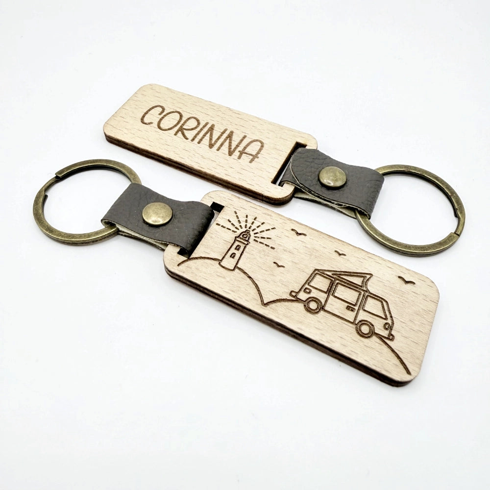 Personalisierter Holz-Schlüsselanhänger "Camping" - 9 Motive zur Auswahl