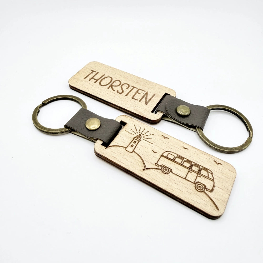 Personalisierter Holz-Schlüsselanhänger "Camping" - 9 Motive zur Auswahl