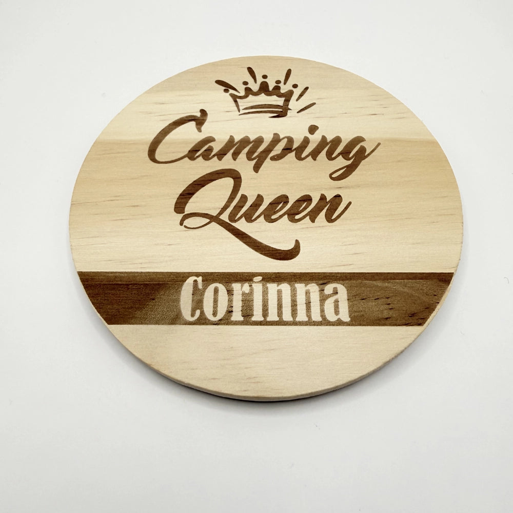 Personalisierter Holz-Untersetzer "Camping Queen"