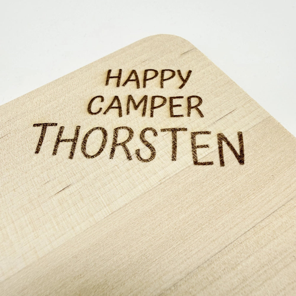 Personalisiertes Frühstücksbrettchen "Happy Camper"