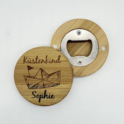 Personalisierter Flaschenöffner-Magnet "Küstenkind"