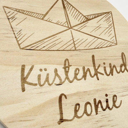 Personalisierter Holz-Untersetzer "Küstenkind"